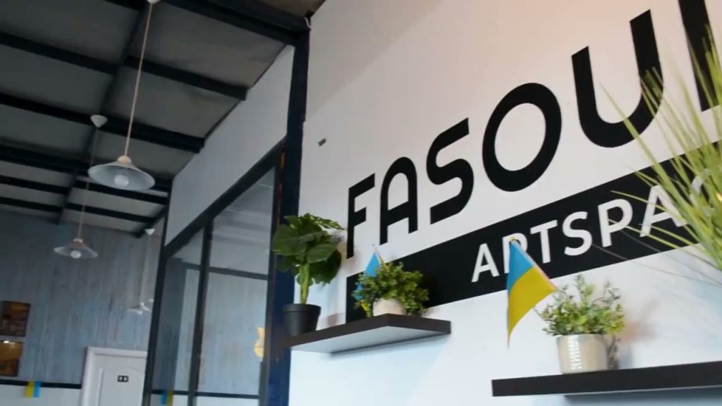 Be tavęs – Fasoul tik studija.